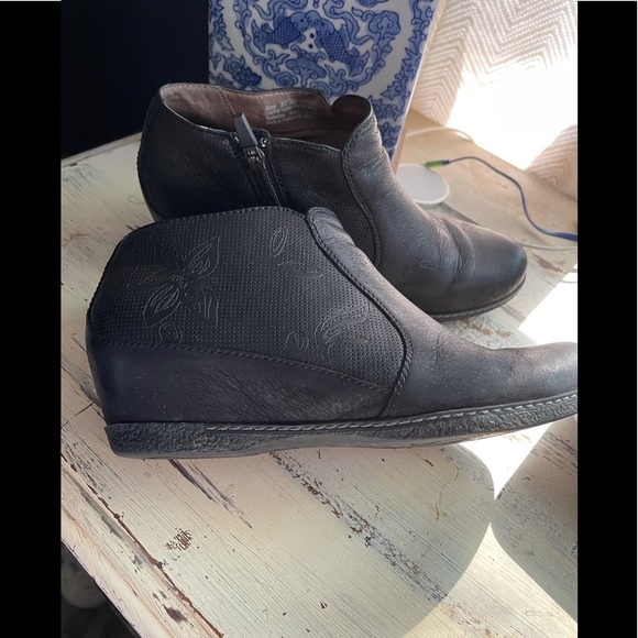 dansko luann ankle boot